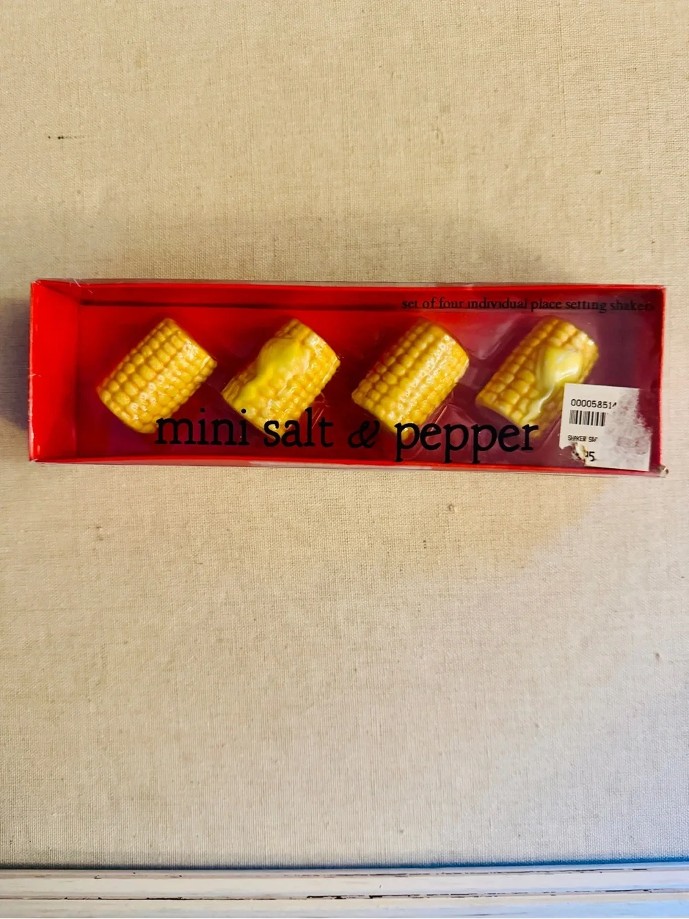 Vintage Boston Warehouse Mini Corn on the Cob Salt and Pepper Shaker Set NIB
